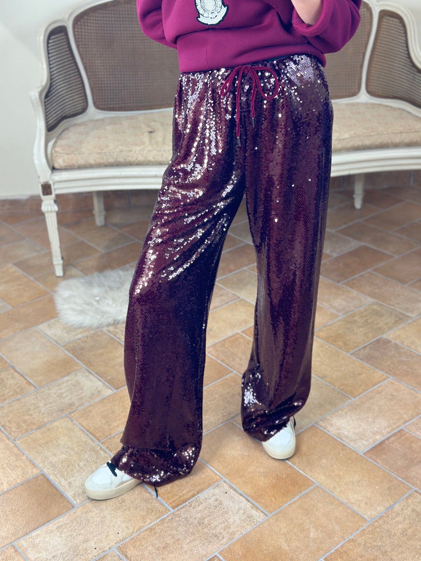 Tensione in Pantalone con paillettes bordeaux a palazzo