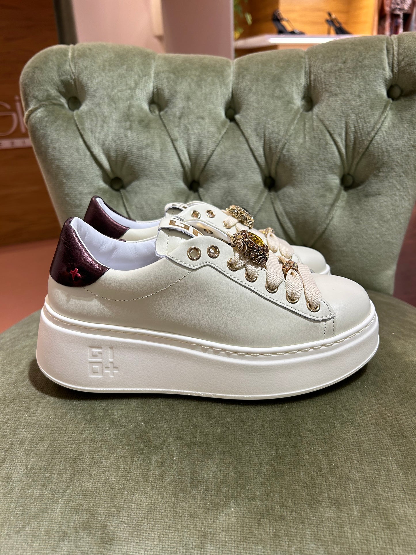 Gio+ Sneakers COMBI latte bottoni