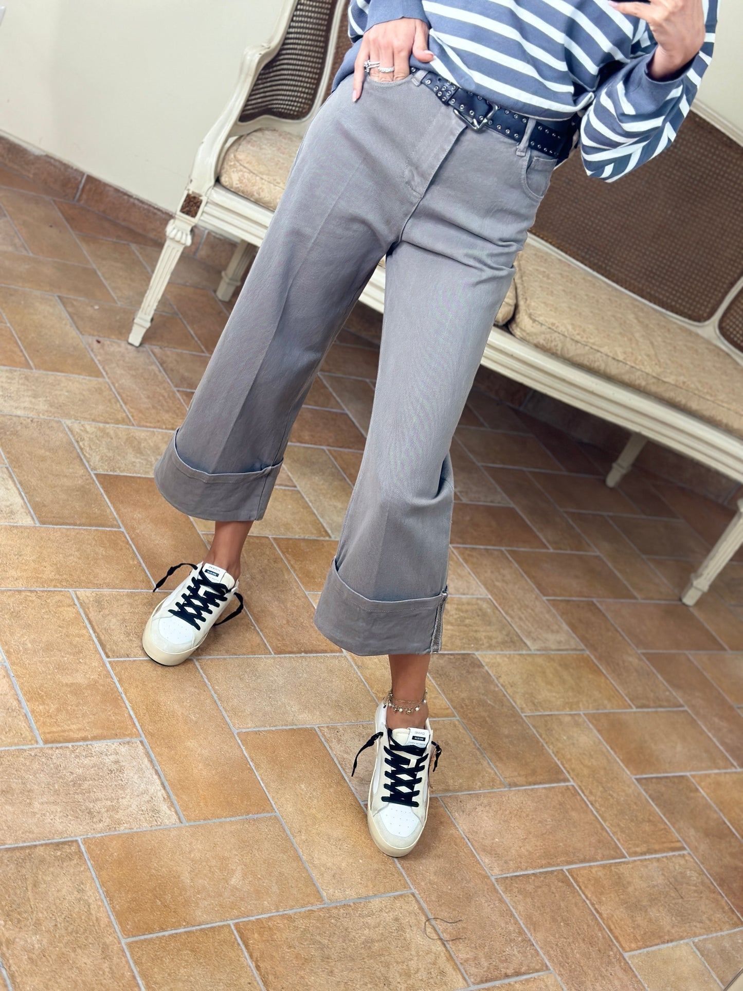 Uni mè Pantalone cropped con risvolto fango